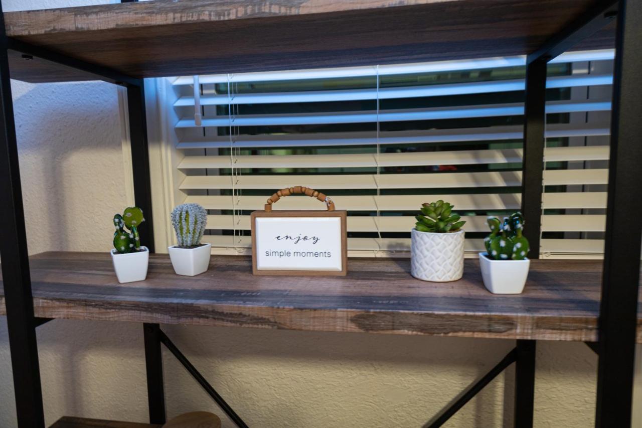 Cozy And Adorable 1 Bdr/1 Ba *